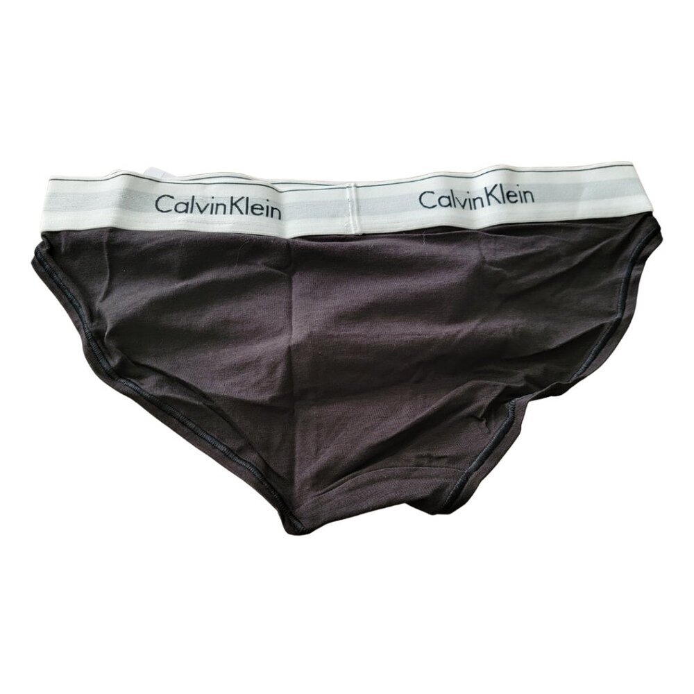 Calvin Klein Modern Cotton bikini panties, featuring a branded waistband - Picture 4 of 10